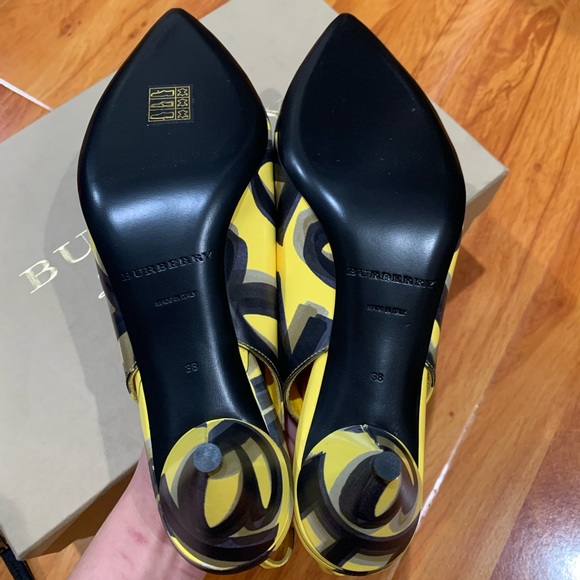 Burberry shoes - Picture 3 of 7